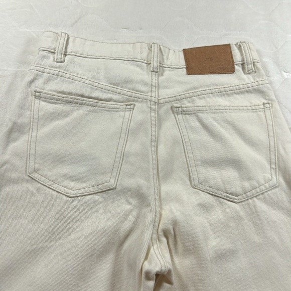 Zara Womens Straight Leg Jeans Ivory Cream High Waisted Raw Hem Button Fly Sz 4 - Picture 11 of 13